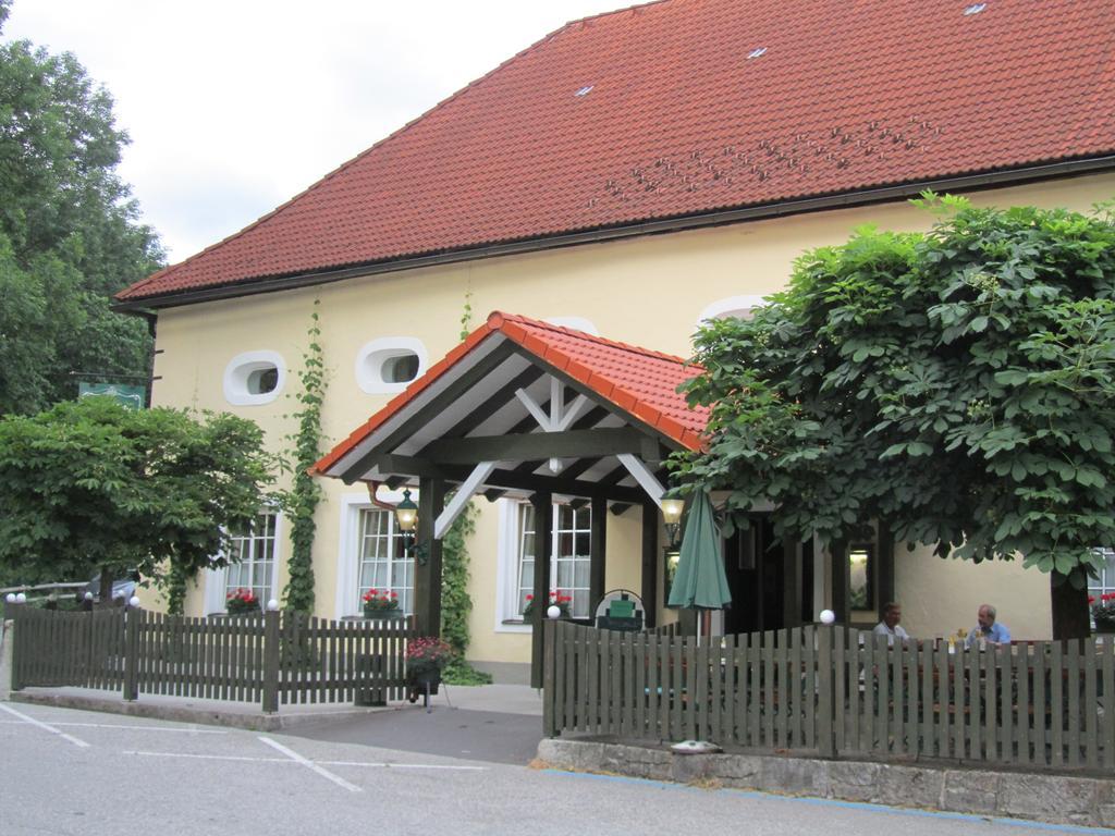 Schlossbrauerei Weinberg - Erste Ooe. Gasthausbrauerei Kefermarkt Buitenkant foto