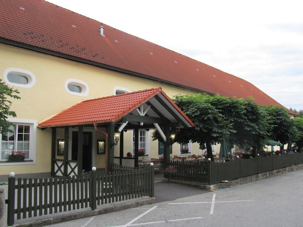 Schlossbrauerei Weinberg - Erste Ooe. Gasthausbrauerei Kefermarkt Buitenkant foto