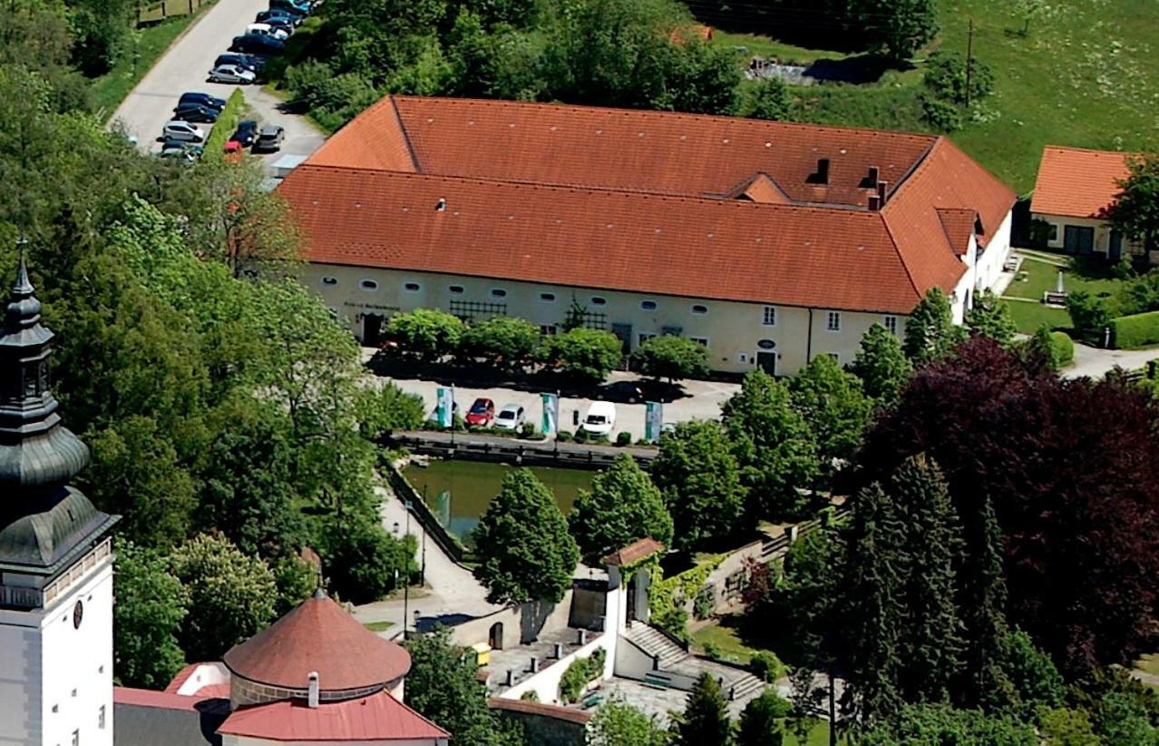 Schlossbrauerei Weinberg - Erste Ooe. Gasthausbrauerei Kefermarkt Buitenkant foto